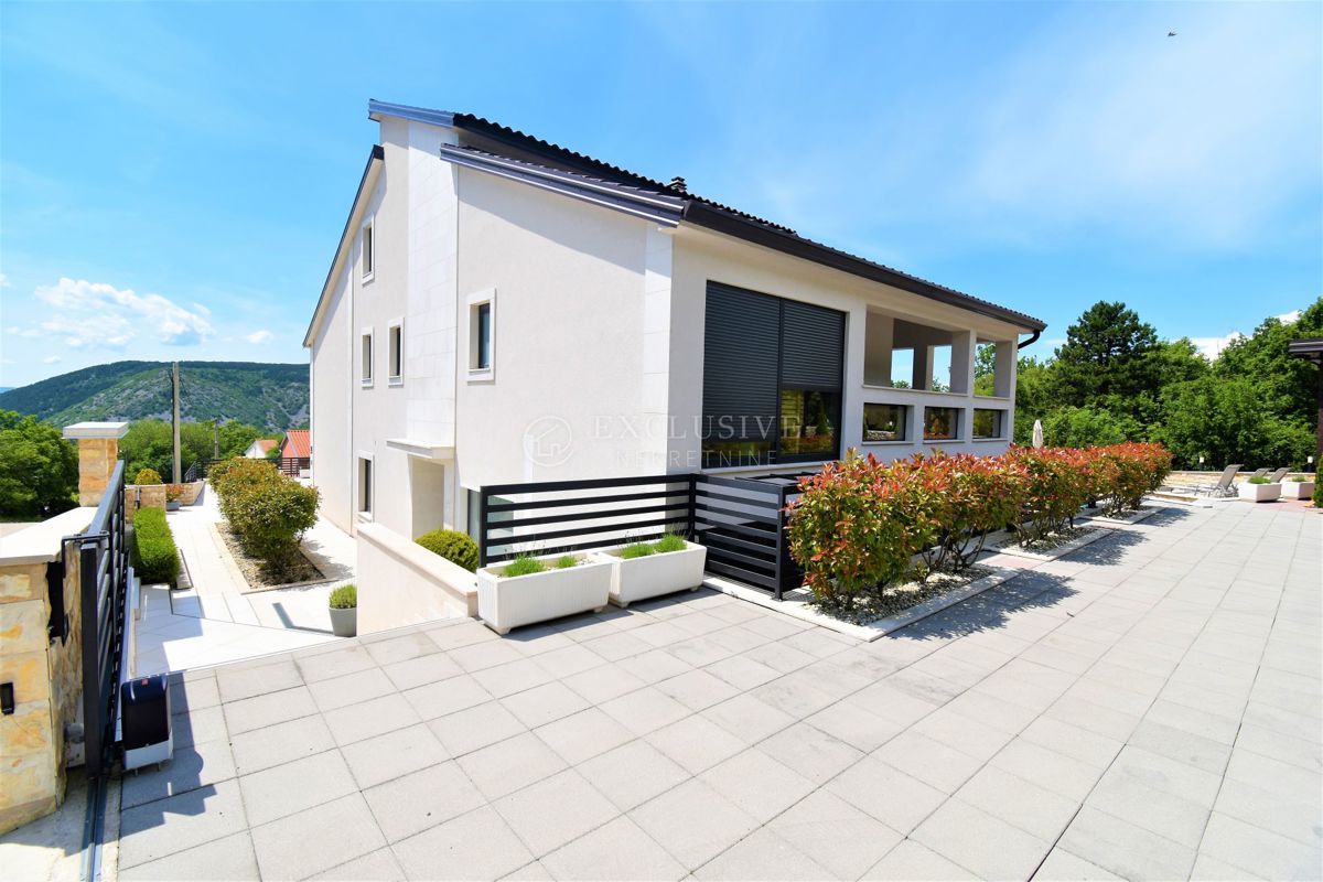 Hiša Crikvenica, 390m2