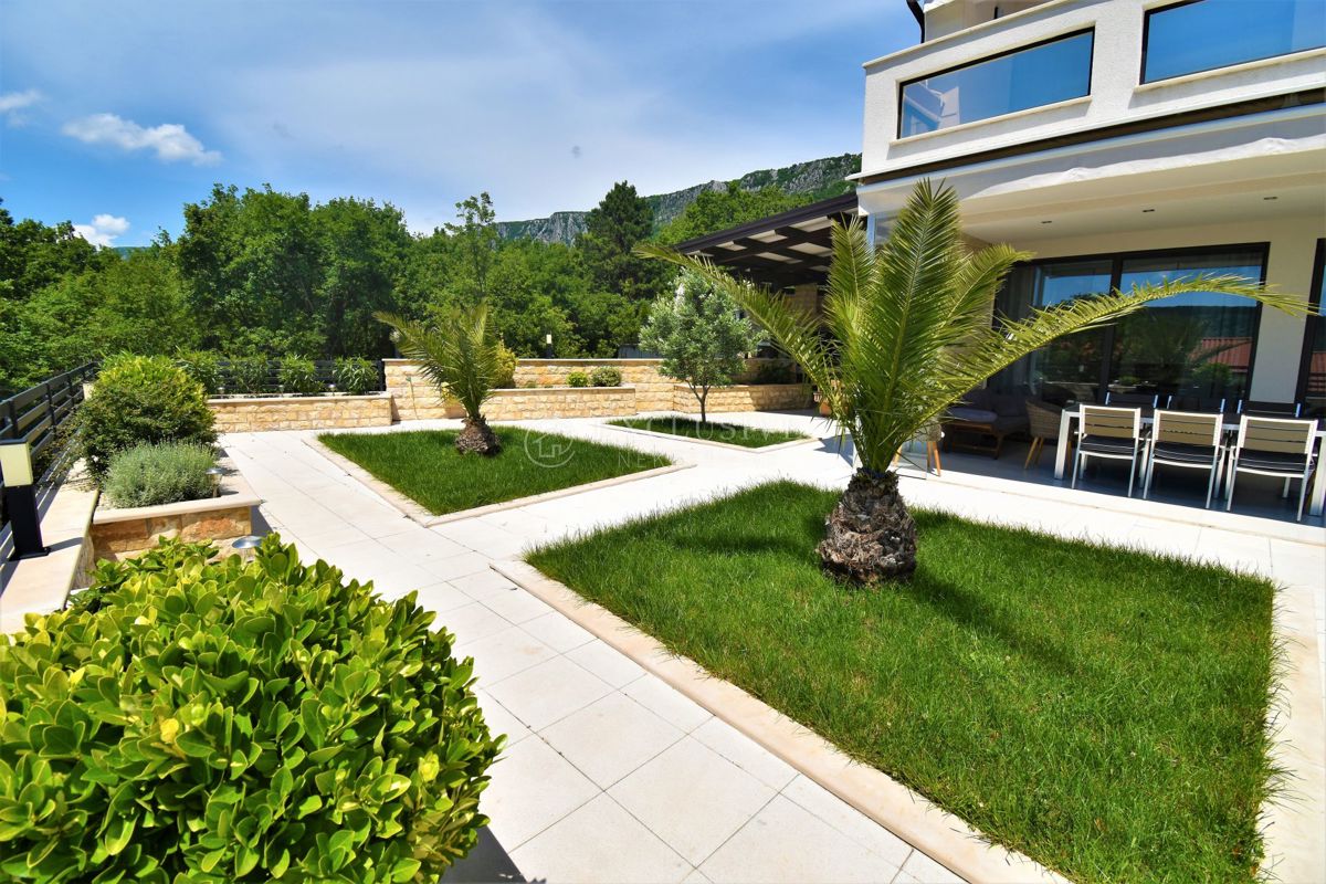 Hiša Crikvenica, 390m2
