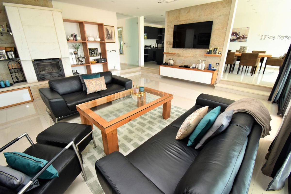 Hiša Crikvenica, 390m2