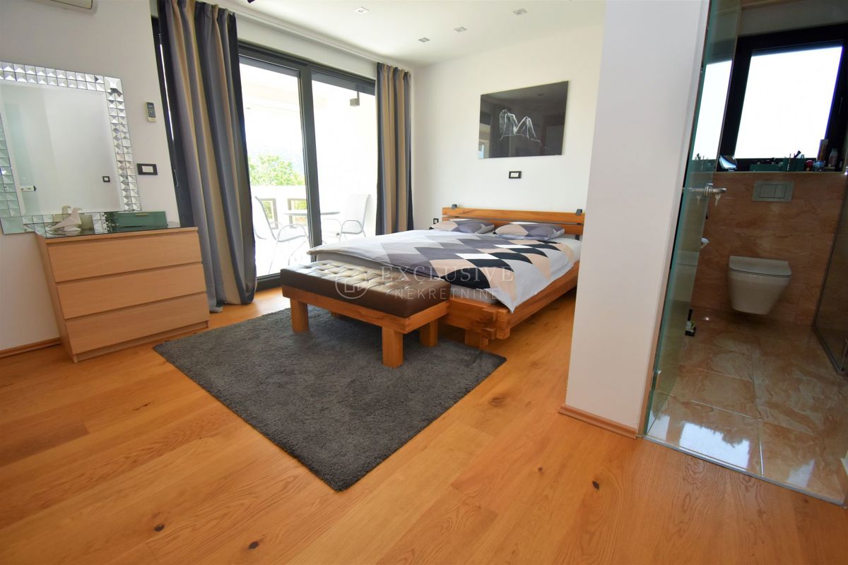 Hiša Crikvenica, 390m2