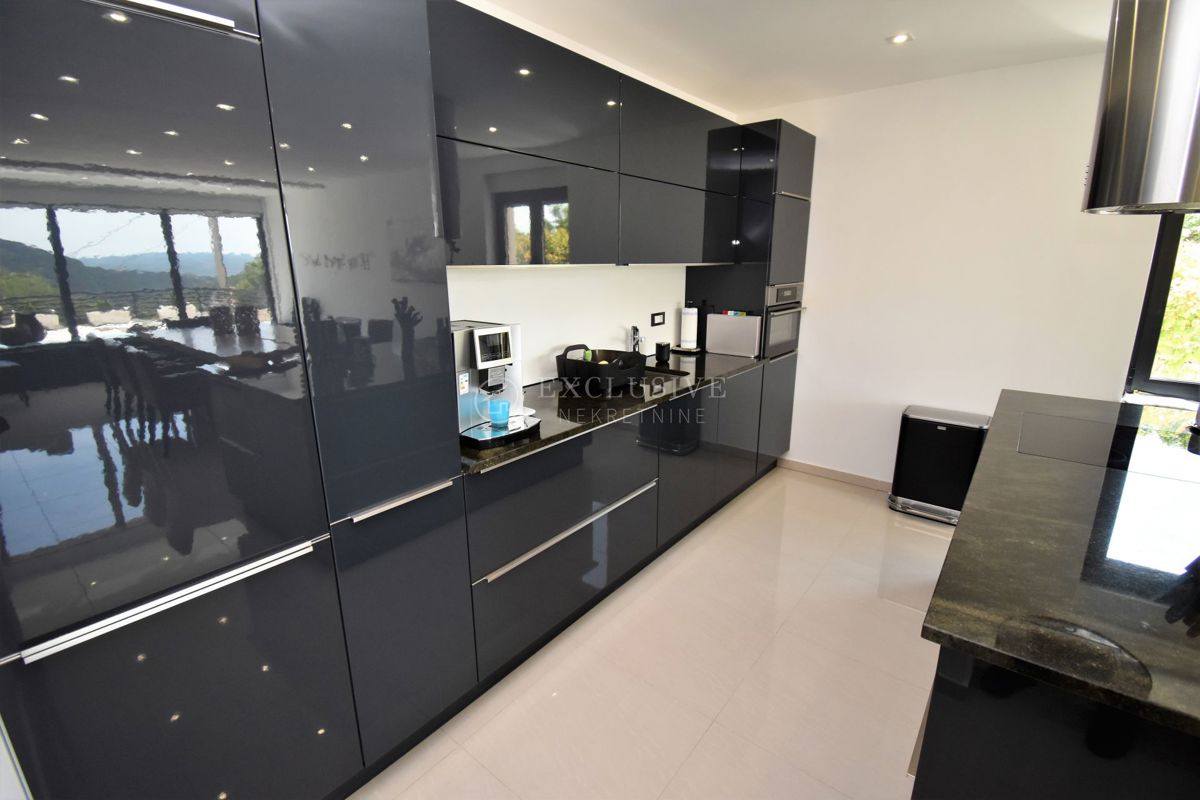 Hiša Crikvenica, 390m2