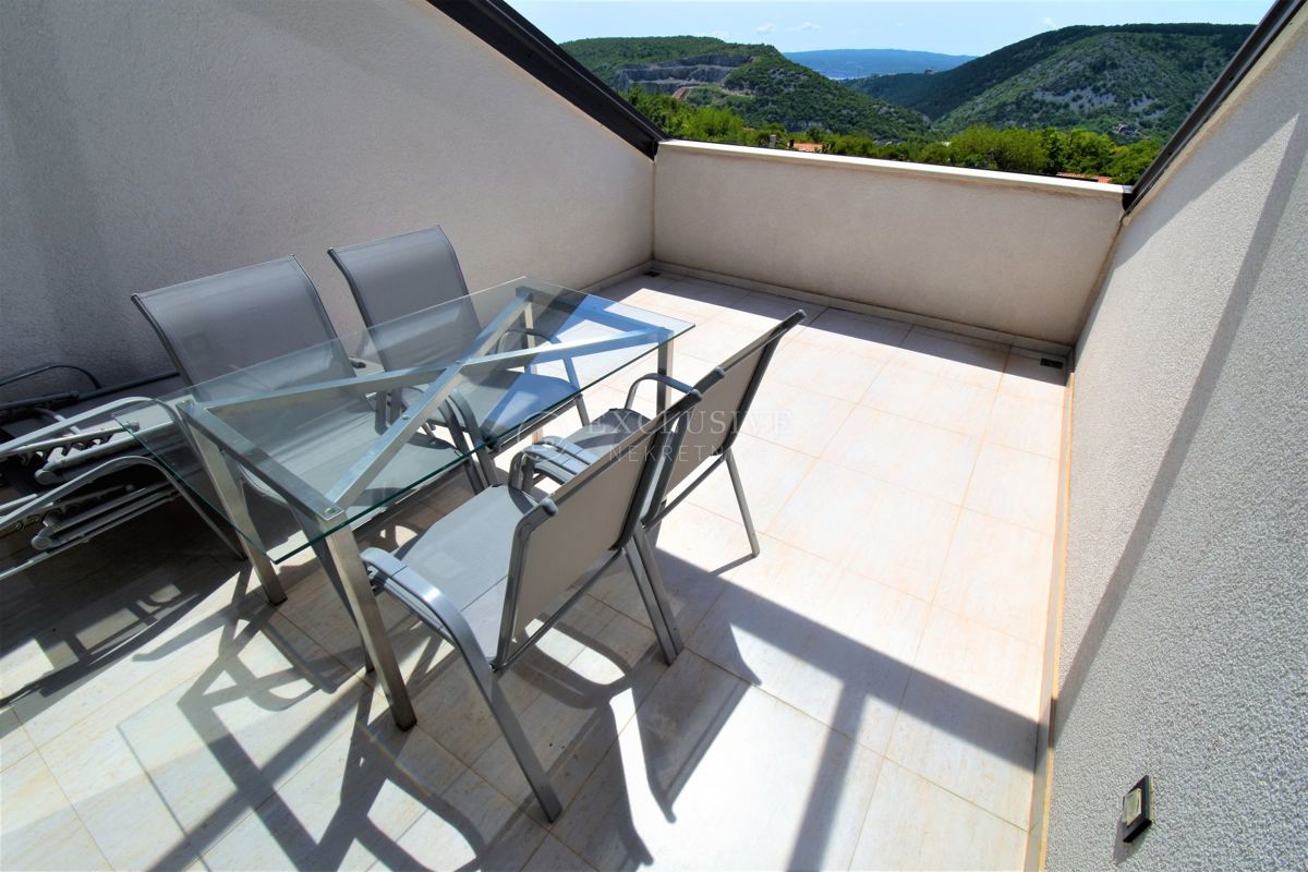 Hiša Crikvenica, 390m2