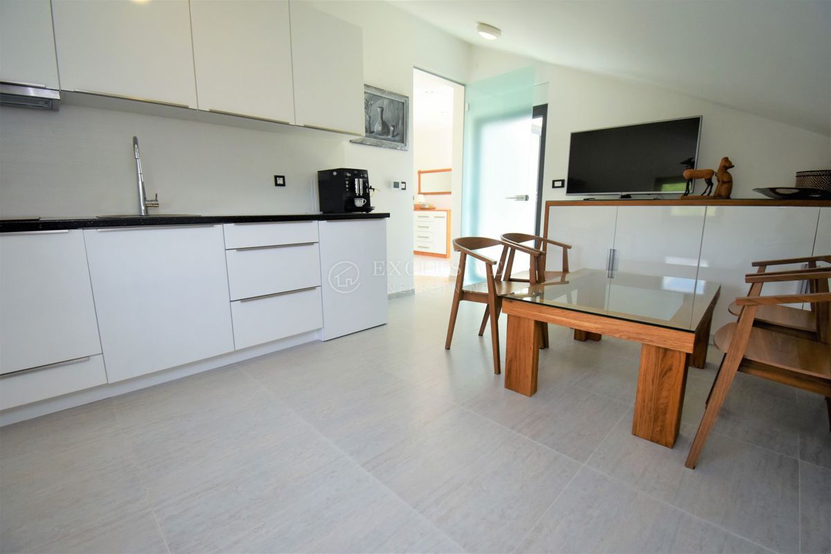 Hiša Crikvenica, 390m2