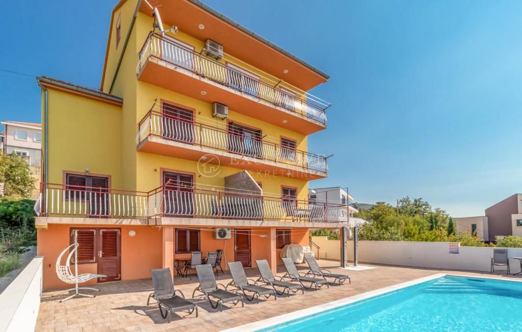 Stanovanje, 2 kat, Crikvenica, 270m2