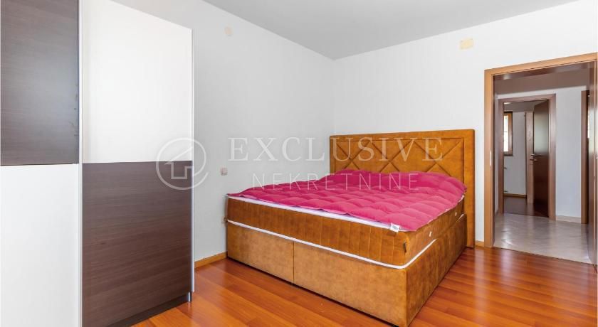 Stanovanje, 2 kat, Crikvenica, 270m2