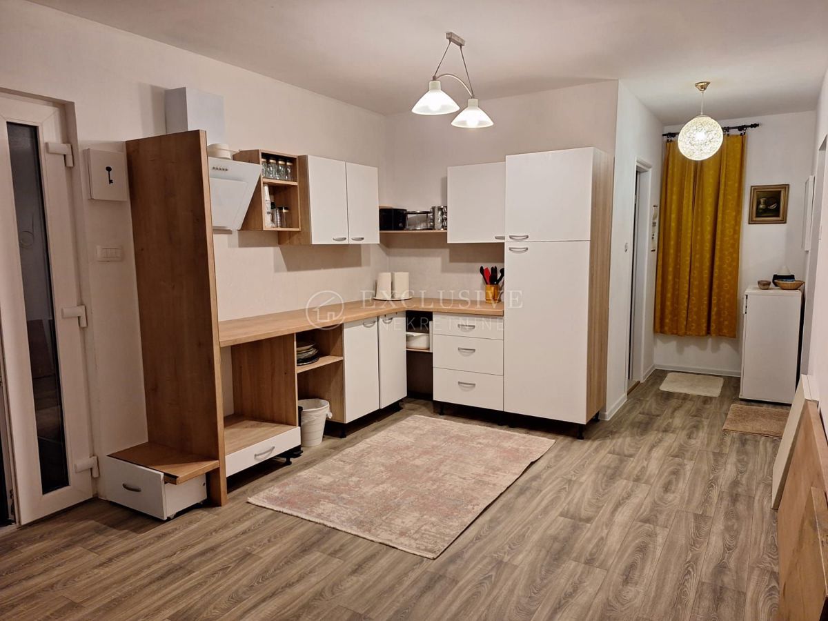 Hiša Jablan, Vrbovsko, 150m2
