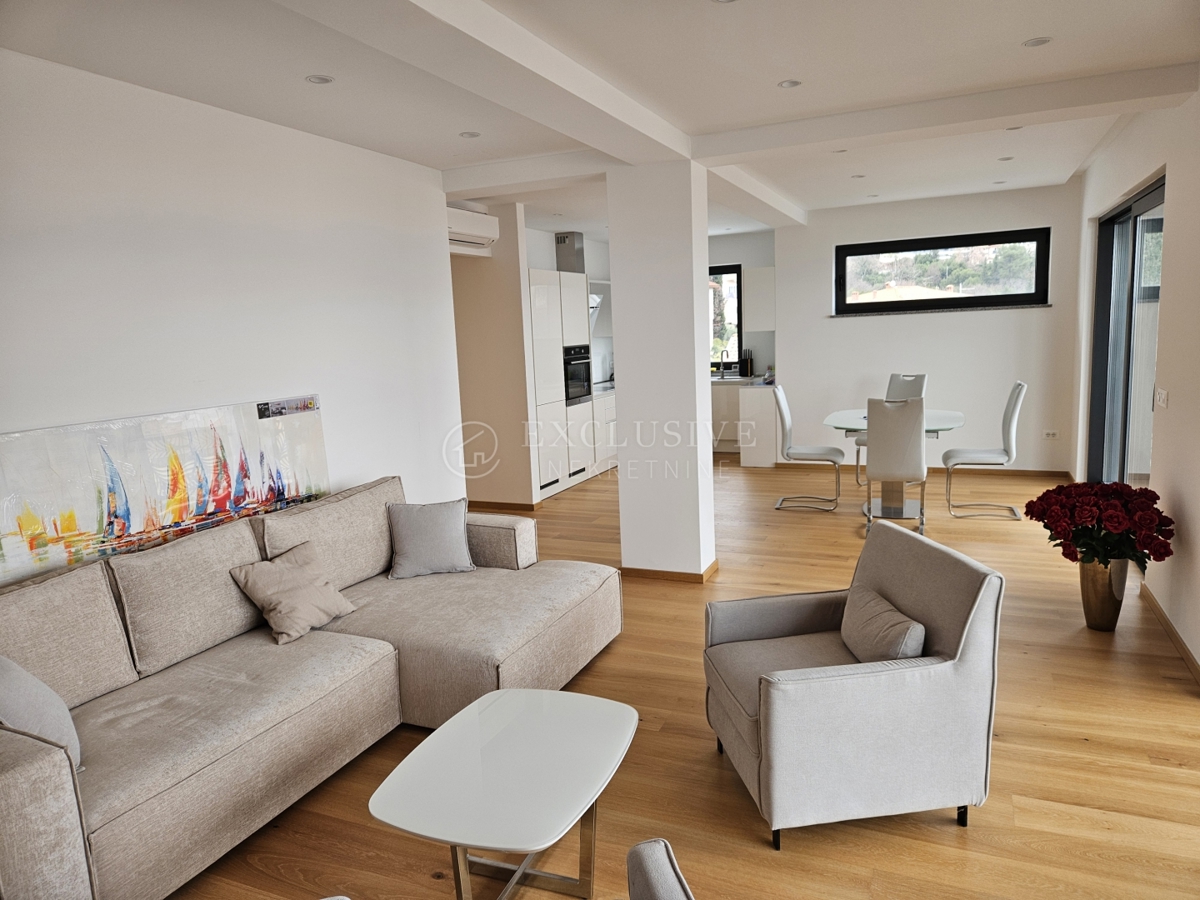 Stanovanje Opatija - Centar, Opatija, Ne, 127m2