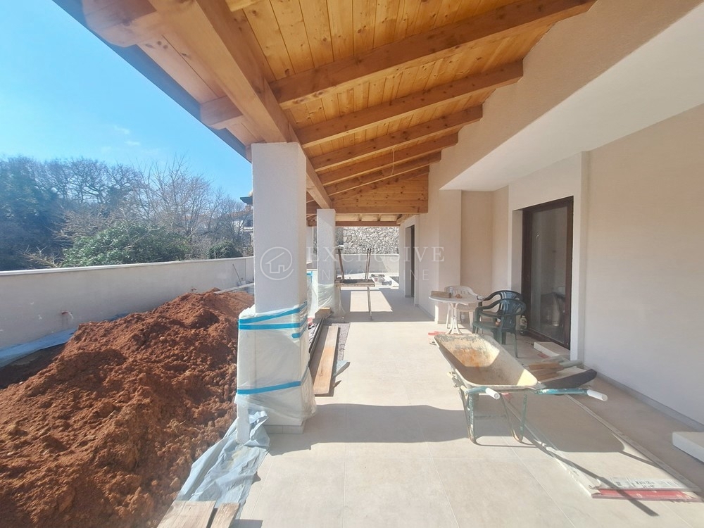 Hiša Dobrinj, 250m2