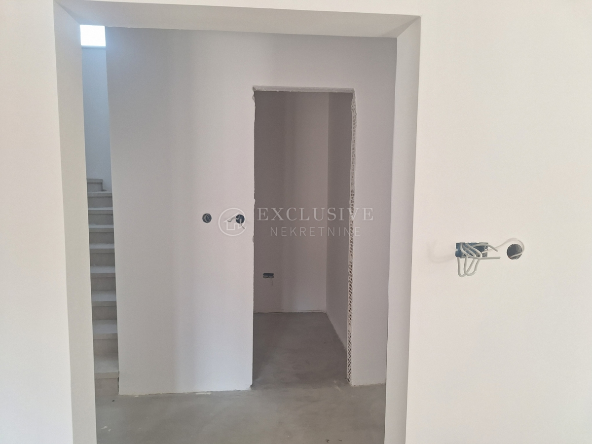 Hiša Dobrinj, 250m2