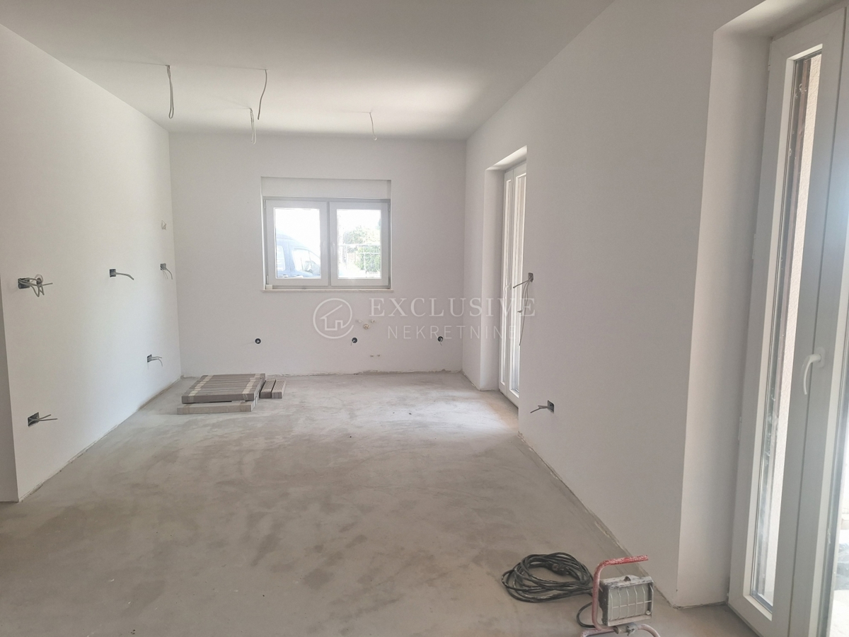 Hiša Dobrinj, 250m2