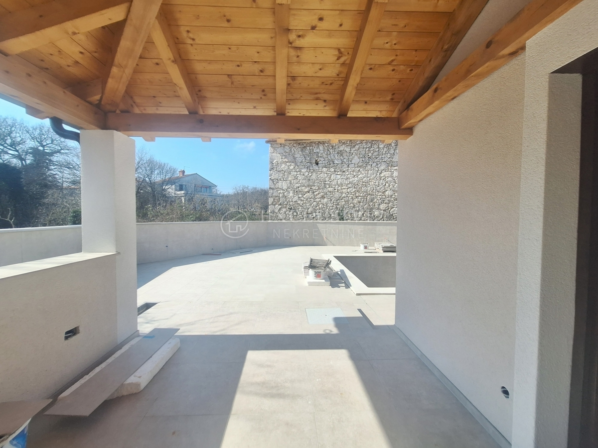 Hiša Dobrinj, 250m2