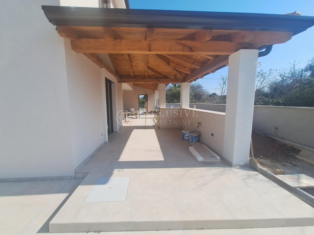 Hiša Dobrinj, 250m2