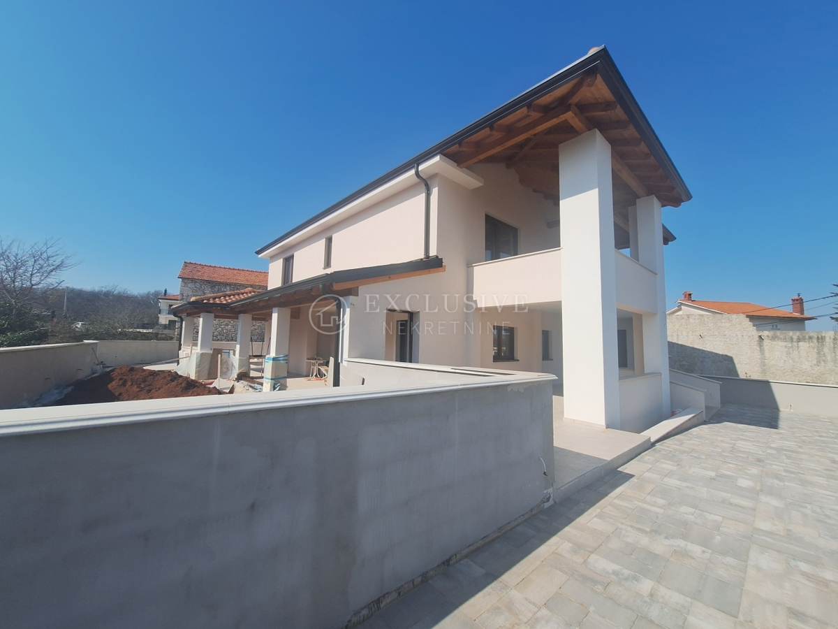 Hiša Dobrinj, 250m2