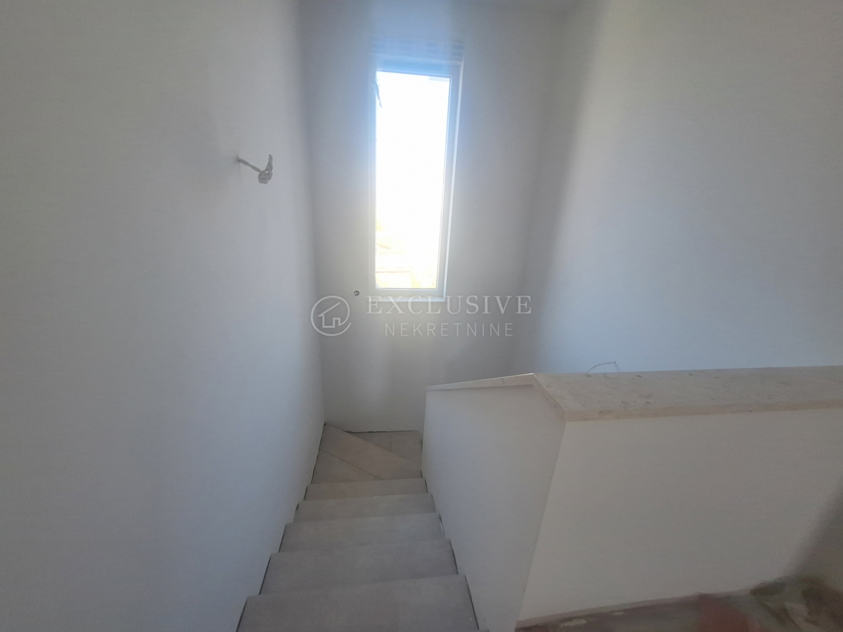 Hiša Dobrinj, 250m2