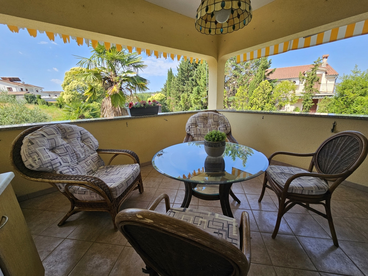 EKSKLUZIVA AGENCIJE-MUGEBA POREČ-APARTMANSKA KUĆA!