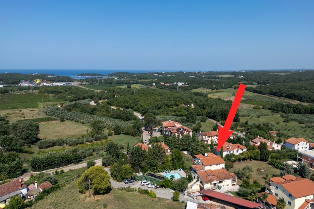 Redka priložnost: velika vila z apartmaji v bližini morja