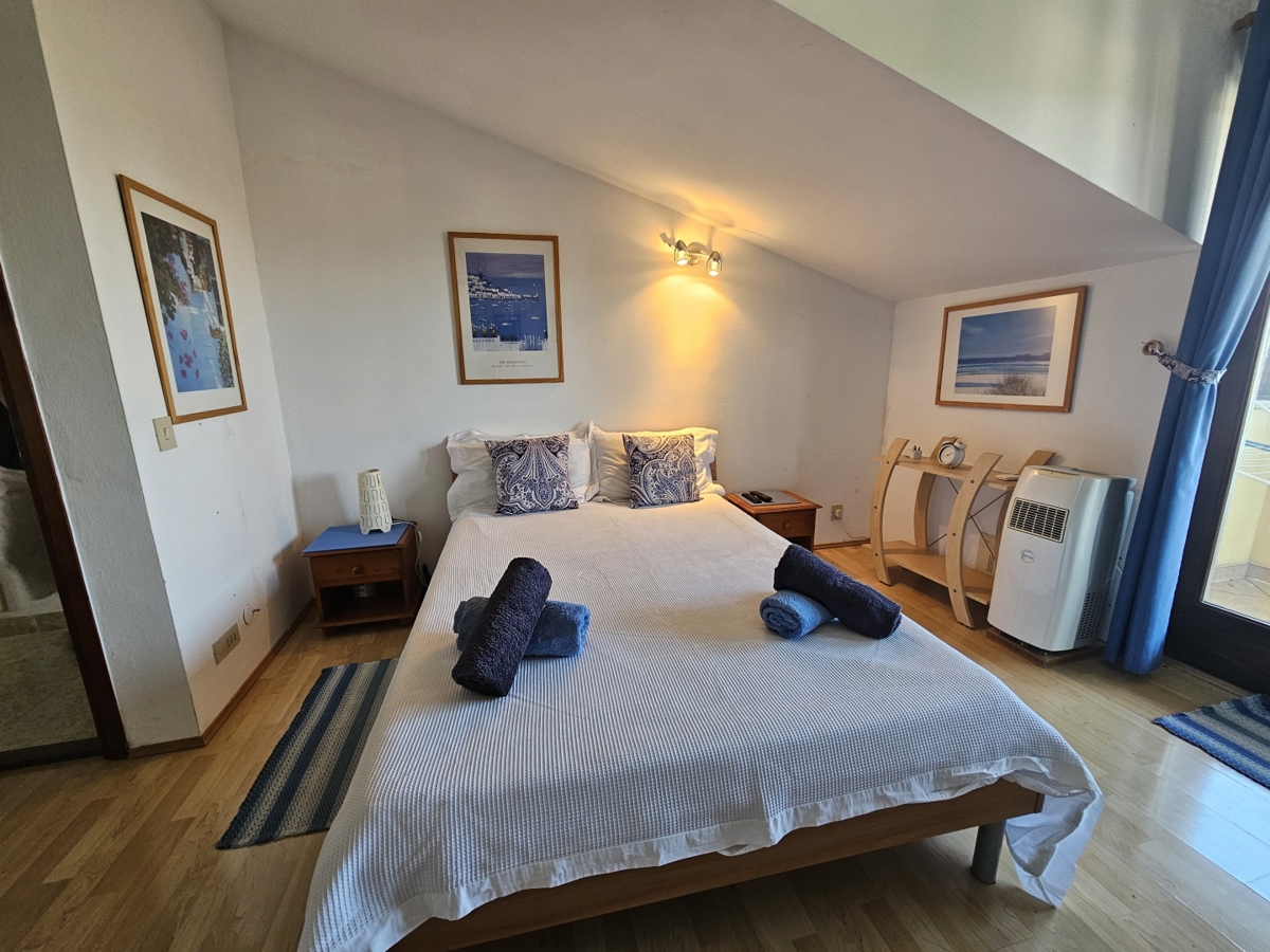 EKSKLUZIVA AGENCIJE-MUGEBA POREČ-APARTMANSKA KUĆA!