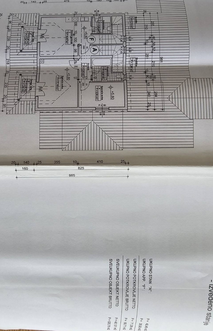 Redka priložnost: velika vila z apartmaji v bližini morja