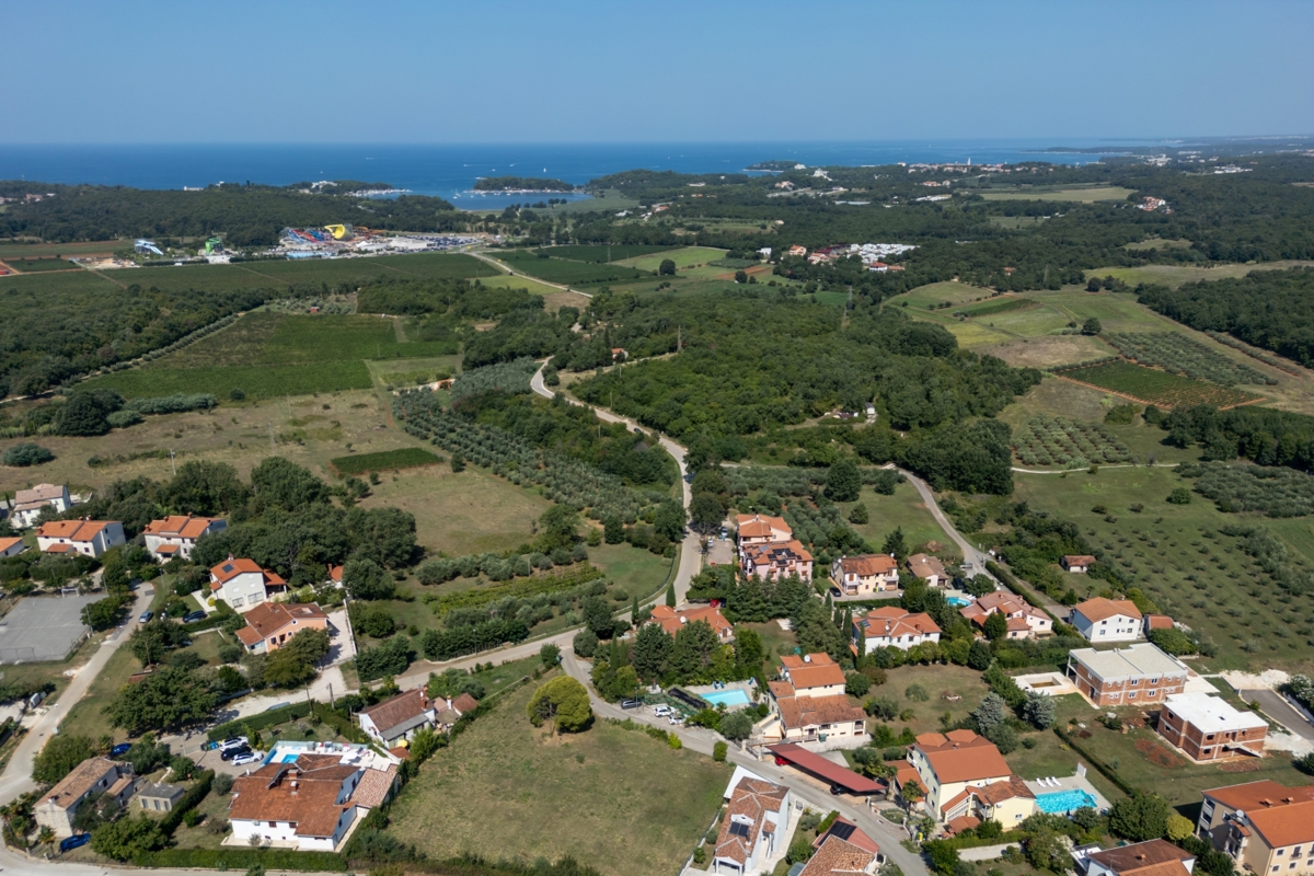 Redka priložnost: velika vila z apartmaji v bližini morja