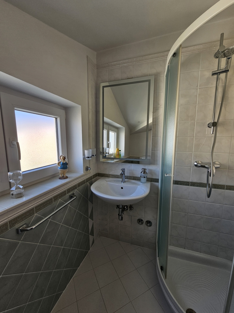 Poreč - Dvostanovanjsko stanovanje z garažo 800 m od morja!