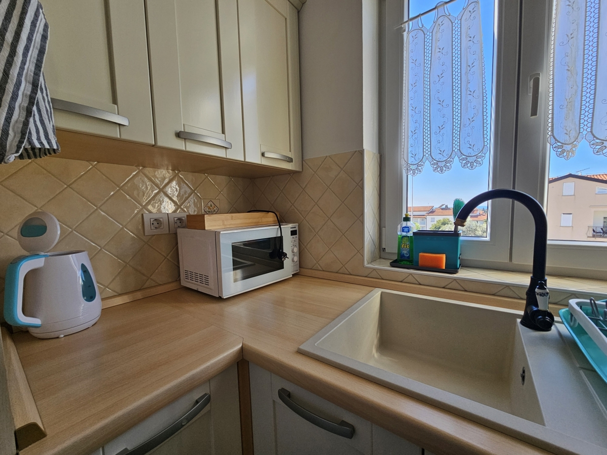 Poreč - Dvostanovanjsko stanovanje z garažo 800 m od morja!