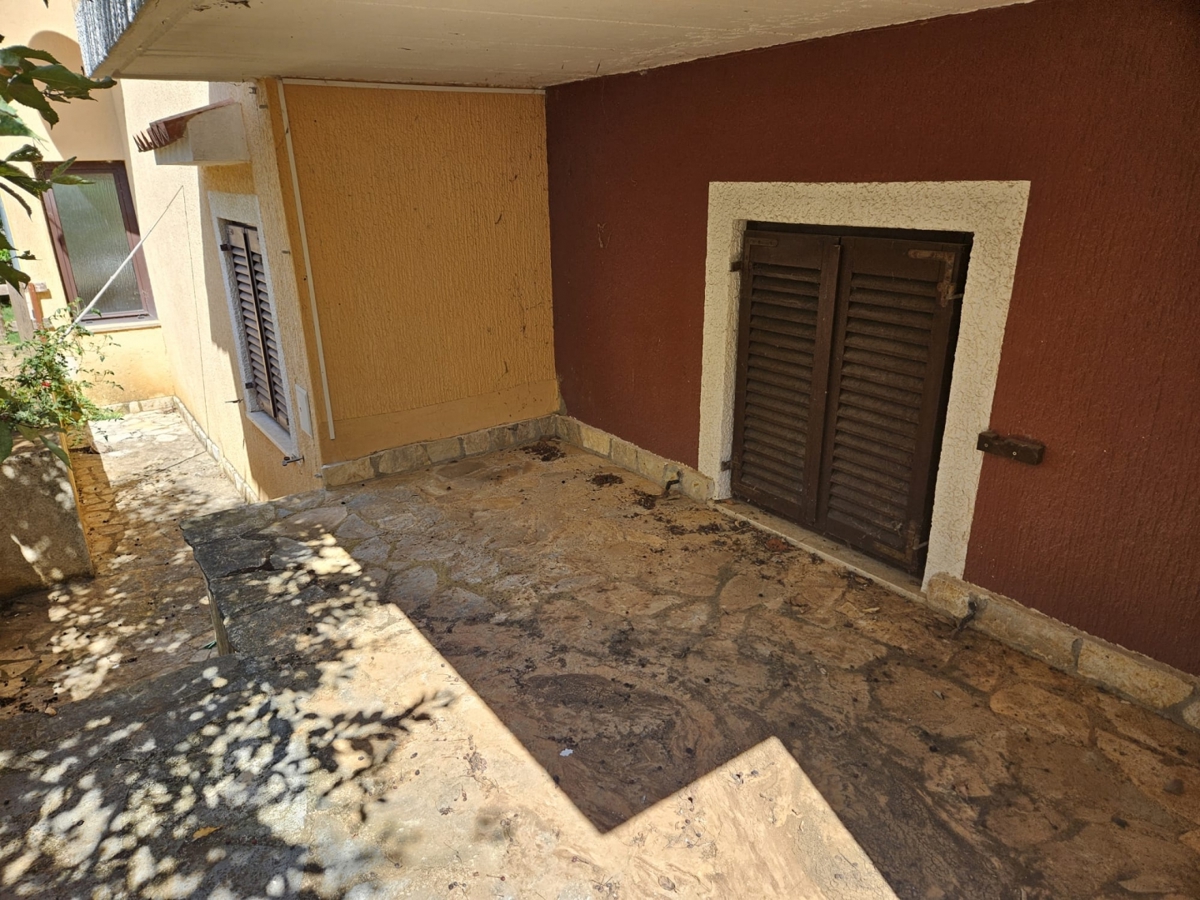 Vrsar - stanovanje 85 m2 z 2 spalnicama, 800 m od morja