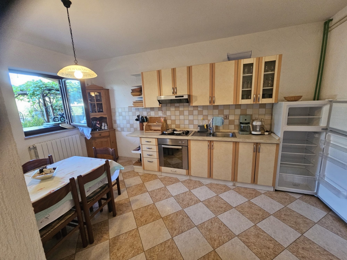 Vrsar - stanovanje 85 m2 z 2 spalnicama, 800 m od morja