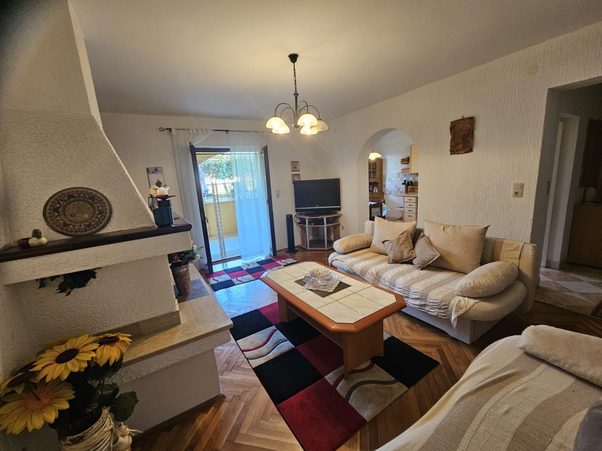 Vrsar - stanovanje 85 m2 z 2 spalnicama, 800 m od morja