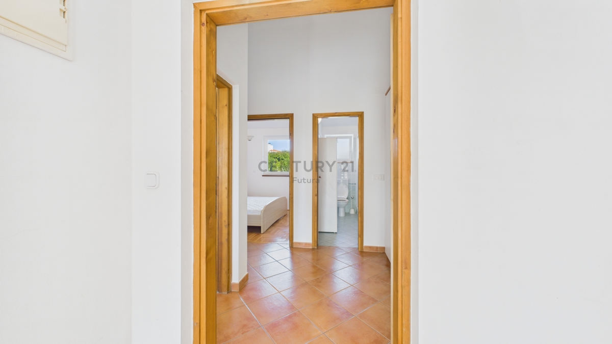 Vabriga, dvosobno stanovanje v 1. nadstropju 800 m od morja