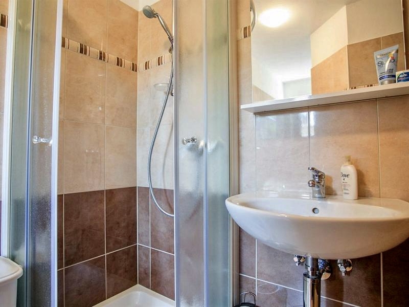 PPoreč, Očarljiva hiša z bazenom in pogledom na morje v bližini Poreča – Odlična investicijska priložnost