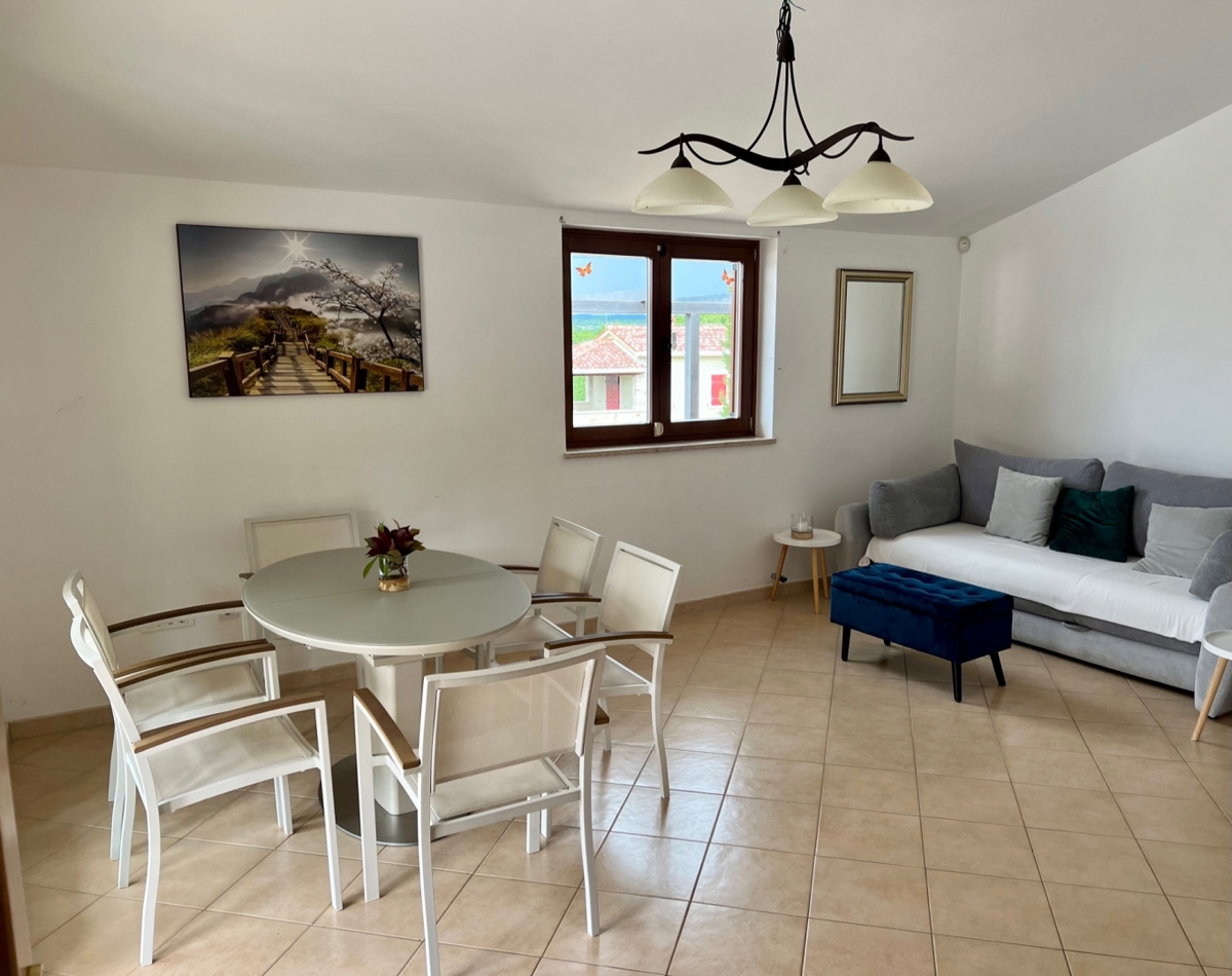 PPoreč, Očarljiva hiša z bazenom in pogledom na morje v bližini Poreča – Odlična investicijska priložnost