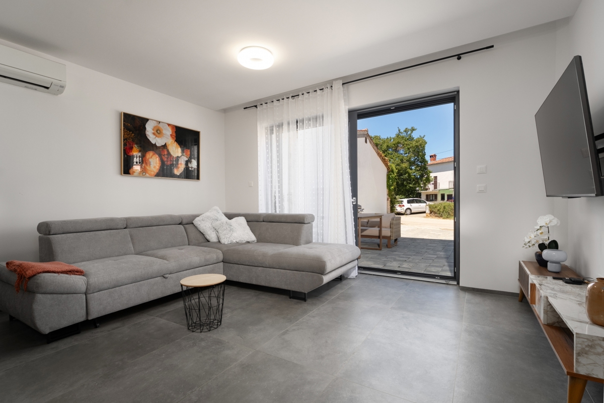 Funtana novogradnja - Apartma v pritličju 500 m od plaže