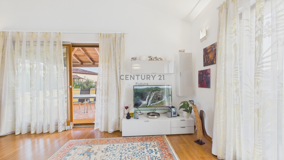 Vabriga - prostorno stanovanje 113 m2, 1. nadstropje