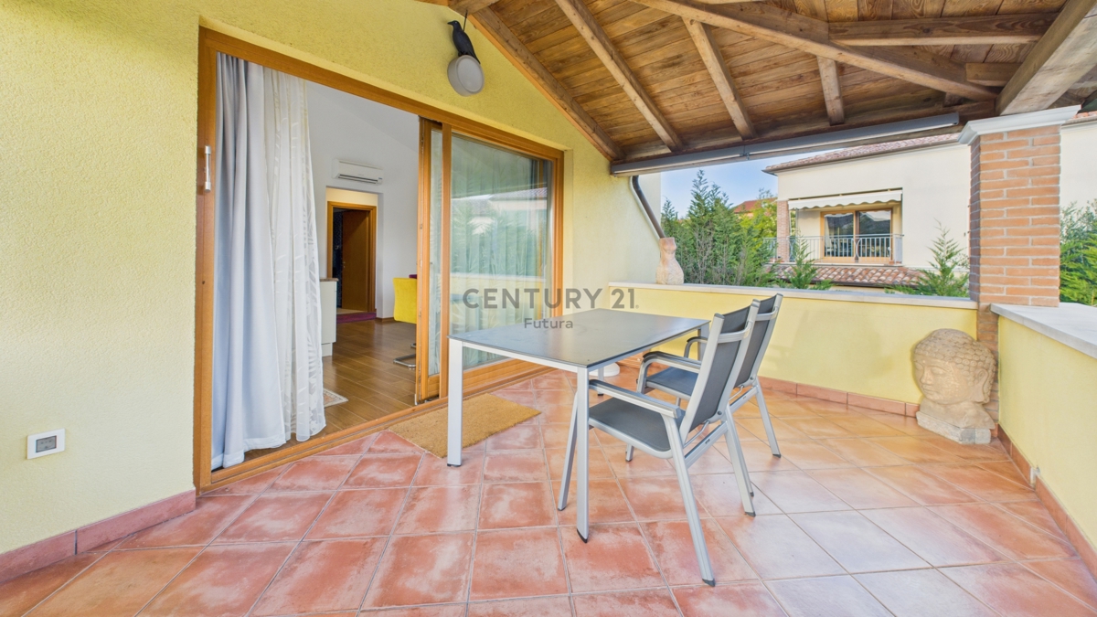 Vabriga - prostorno stanovanje 113 m2, 1. nadstropje