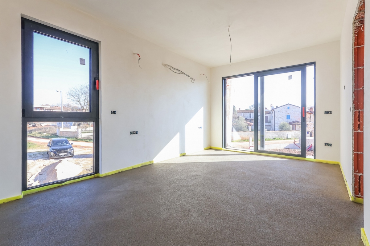 Vila v gradnji z bazenom / "Villa Black Beauty"