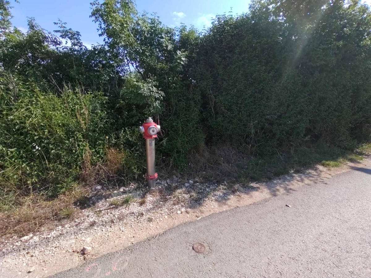 Gradbeno zemljišče za 5 stanovanj ali polpritlično hišo - naprodaj