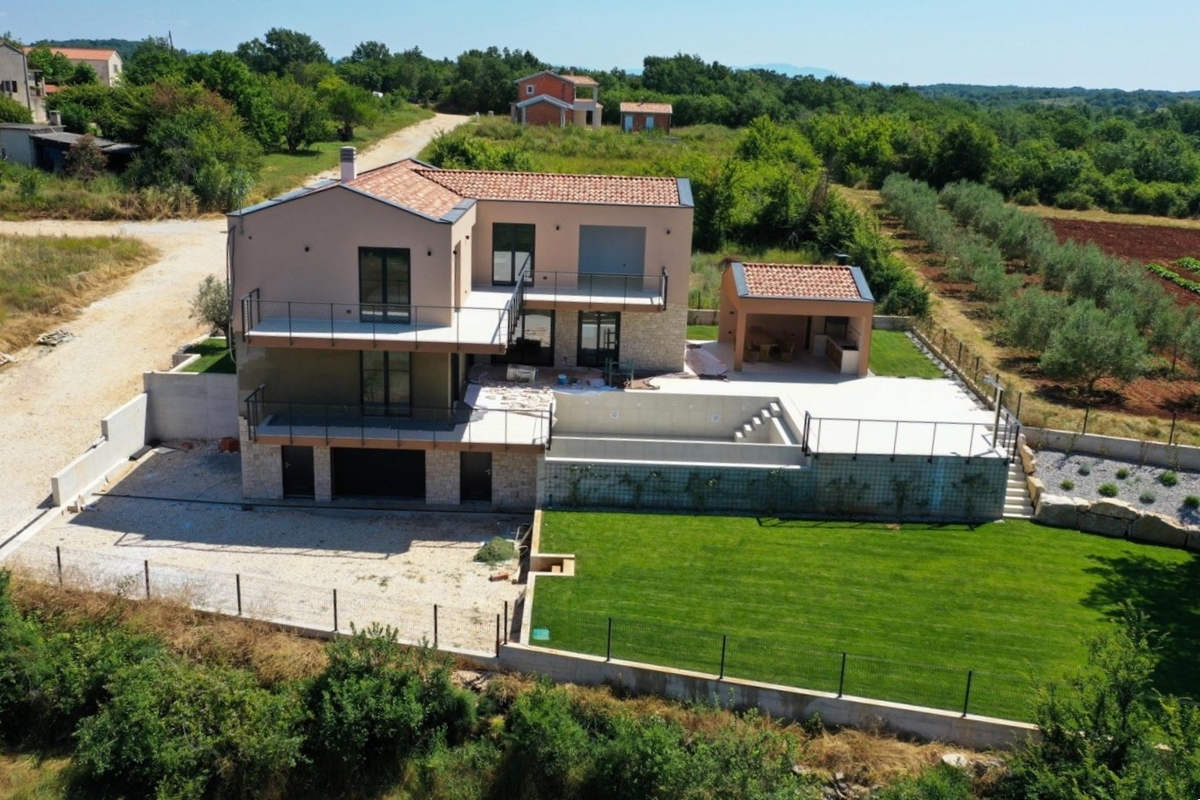 OKOLICA VIŠNJANE!!! Novozgrajena vila z bazenom in garažo, mirna lokacija