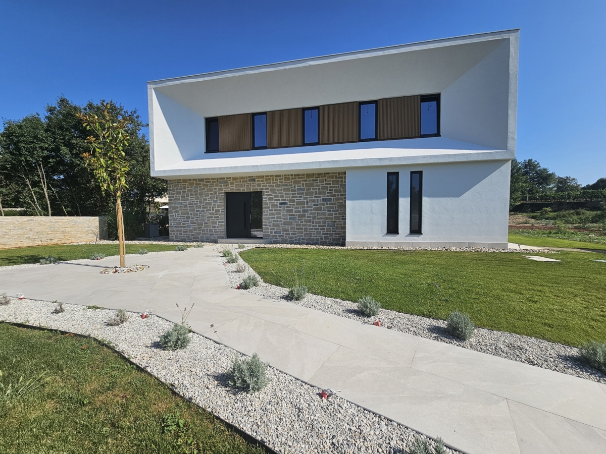 Moderna hiša v Istri blizu Poreča - idealna za družino ali počitnice!