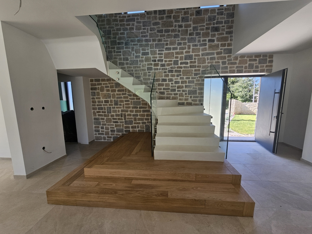 Moderna hiša v Istri blizu Poreča - idealna za družino ali počitnice!