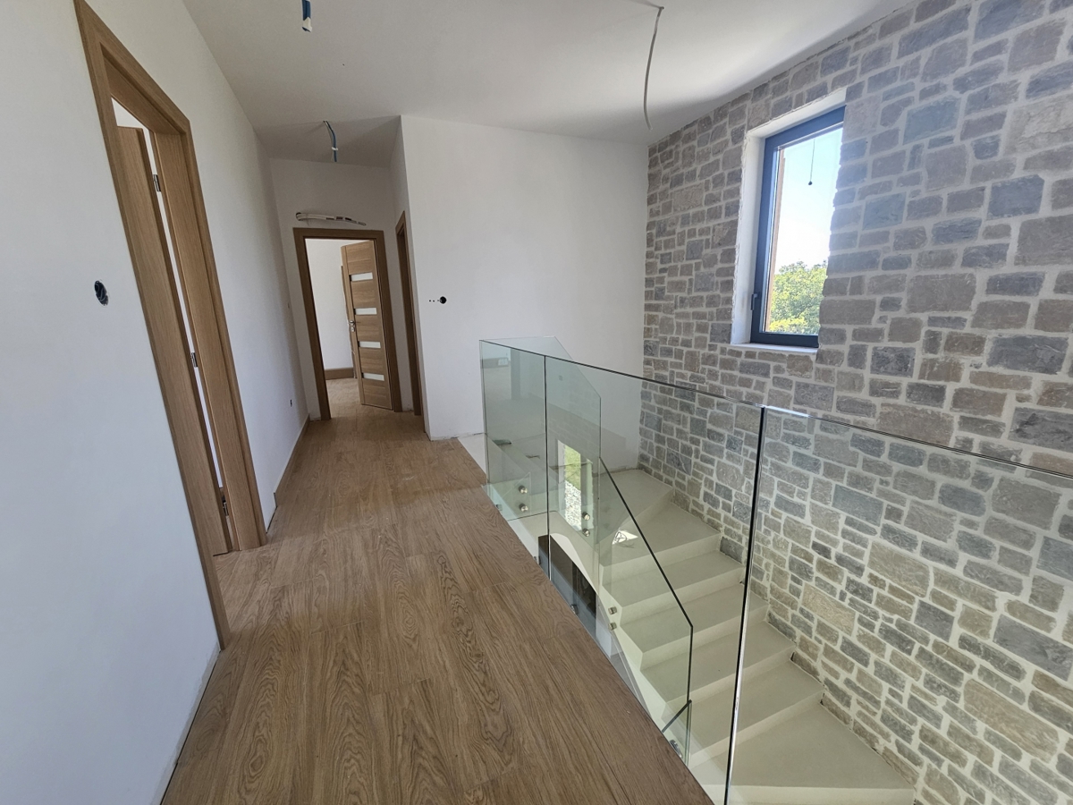 Moderna hiša v Istri blizu Poreča - idealna za družino ali počitnice!