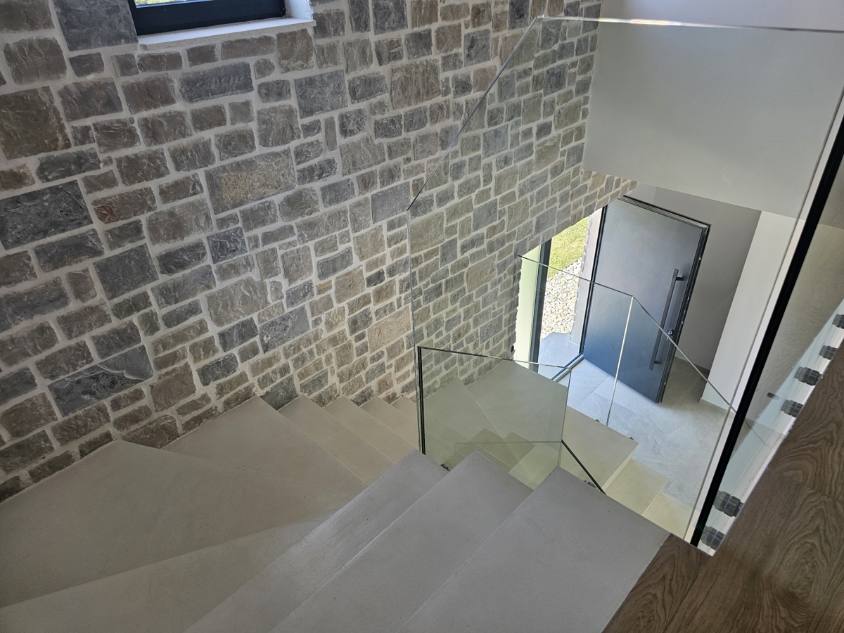 Moderna hiša v Istri blizu Poreča - idealna za družino ali počitnice!