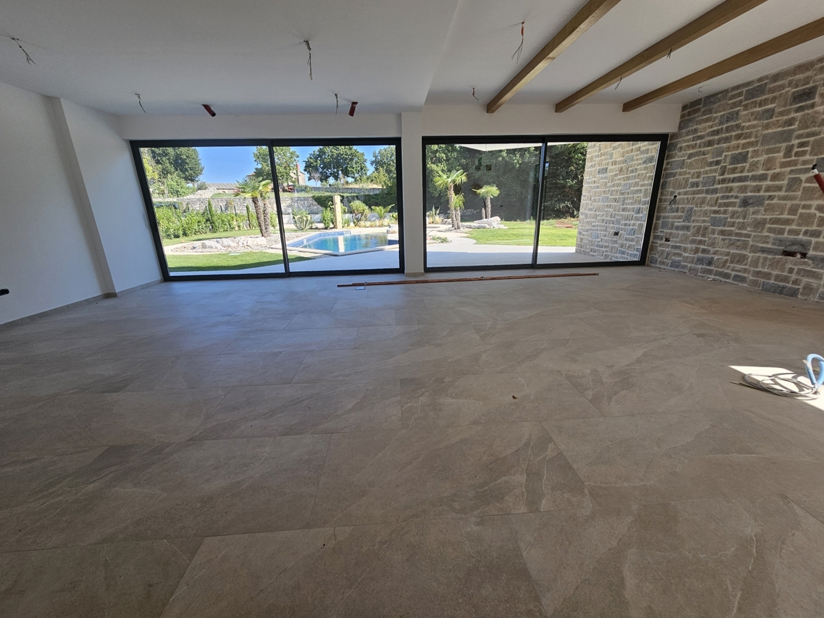 Moderna hiša v Istri blizu Poreča - idealna za družino ali počitnice!