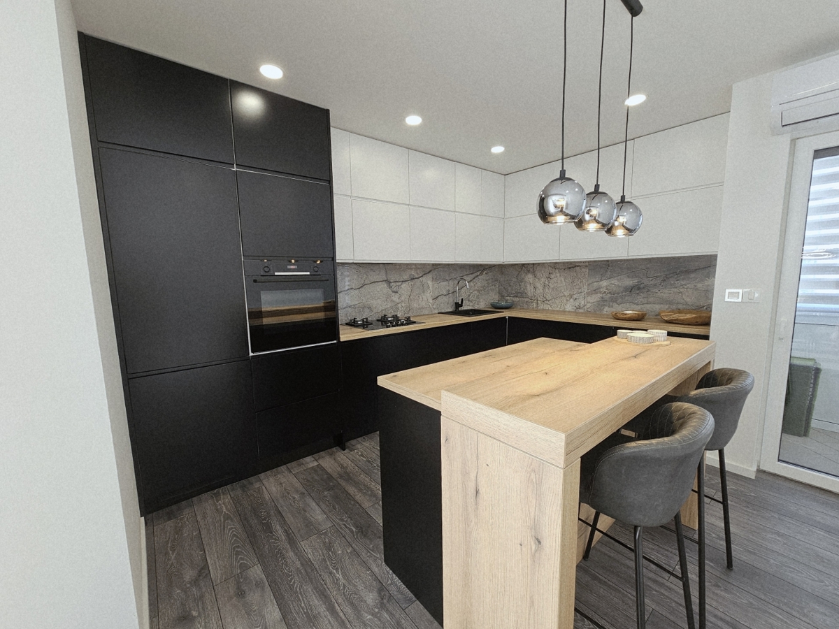 Poreč – Moderno stanovanje 100 m², 800 m od centra in morja