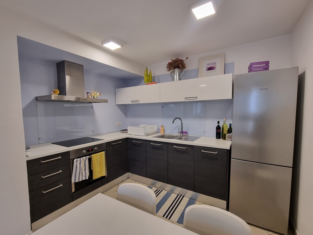 CENTER VRSARA!!! Stanovanje v pritličju z eno spalnico