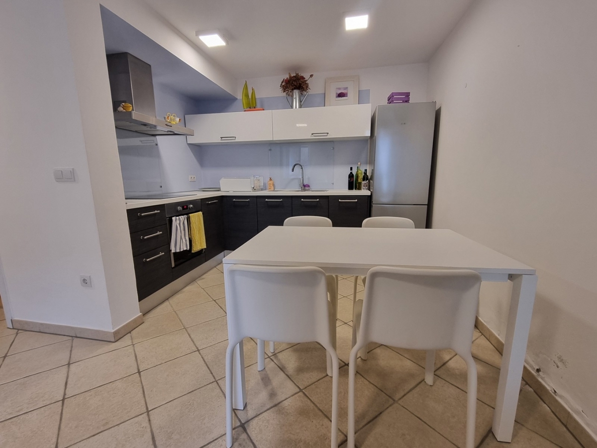 CENTER VRSARA!!! Stanovanje v pritličju z eno spalnico