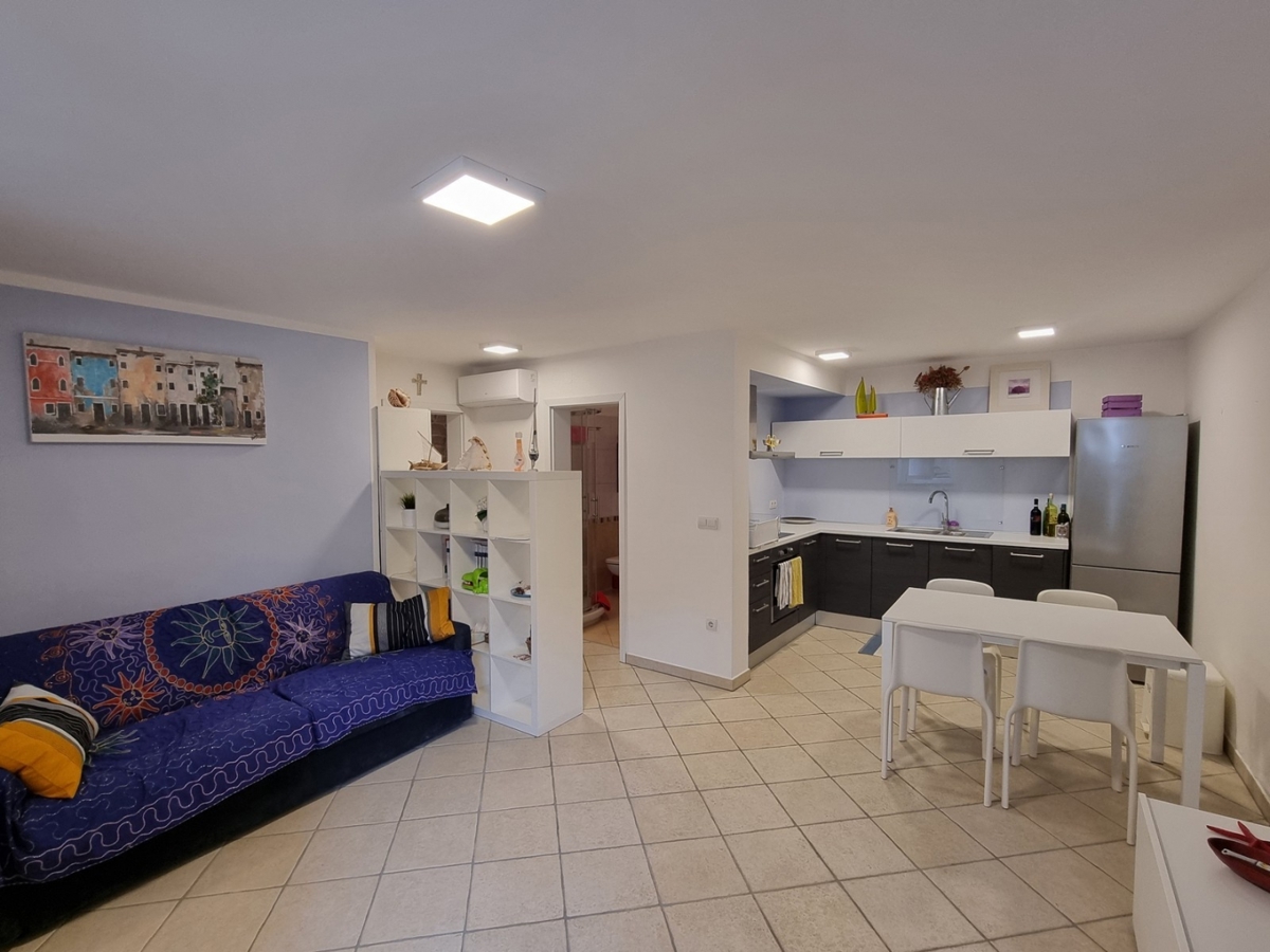 CENTER VRSARA!!! Stanovanje v pritličju z eno spalnico