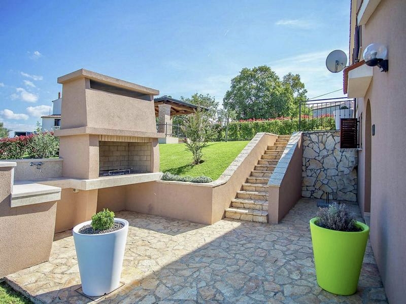 Poreč - Ekskluzivno v naši ponudbi! VRHUNSKA PRILOŽNOST – moderna vila z bazenom in odprtim pogledom na morje