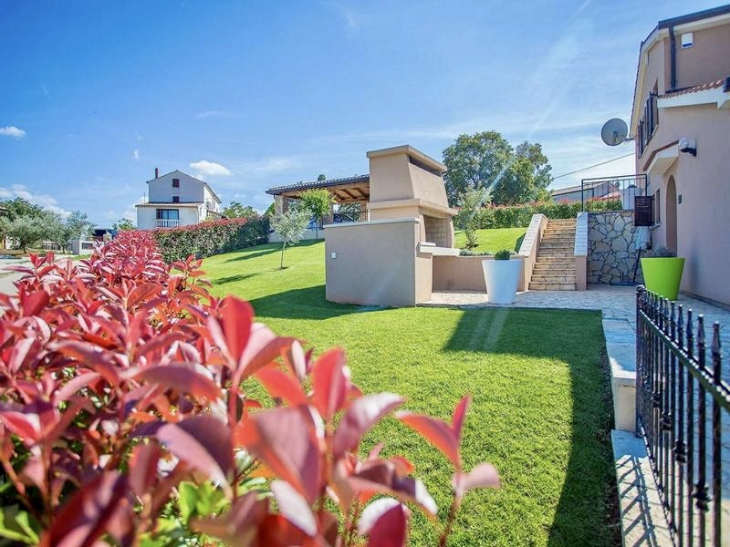 Poreč - Ekskluzivno v naši ponudbi! VRHUNSKA PRILOŽNOST – moderna vila z bazenom in odprtim pogledom na morje