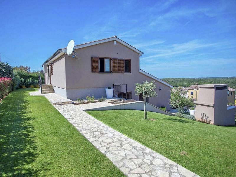 Poreč - Ekskluzivno v naši ponudbi! VRHUNSKA PRILOŽNOST – moderna vila z bazenom in odprtim pogledom na morje