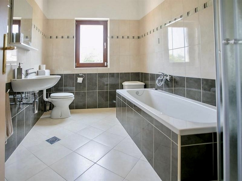 Poreč - Ekskluzivno v naši ponudbi! VRHUNSKA PRILOŽNOST – moderna vila z bazenom in odprtim pogledom na morje